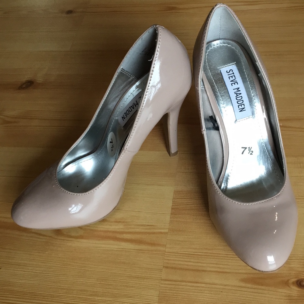 Steve Madden nude pumps size 7 1/2